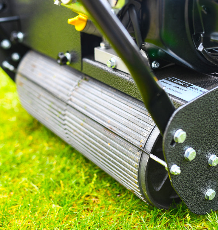 Cobra FORTIS17B 43cm Self Propelled Petrol Cylinder Lawnmower