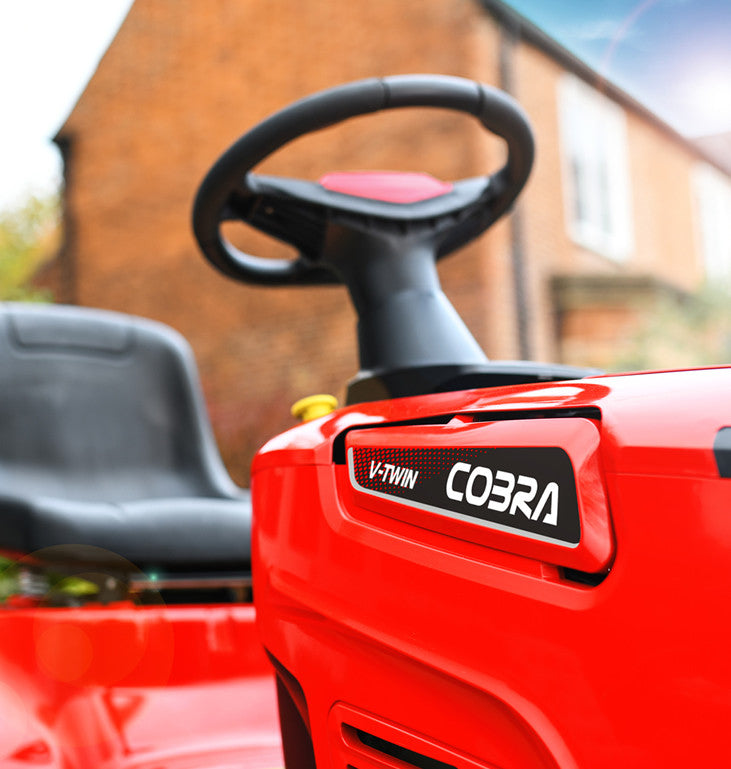 Cobra LT102HR2L 102cm Ride-On Lawn Tractor