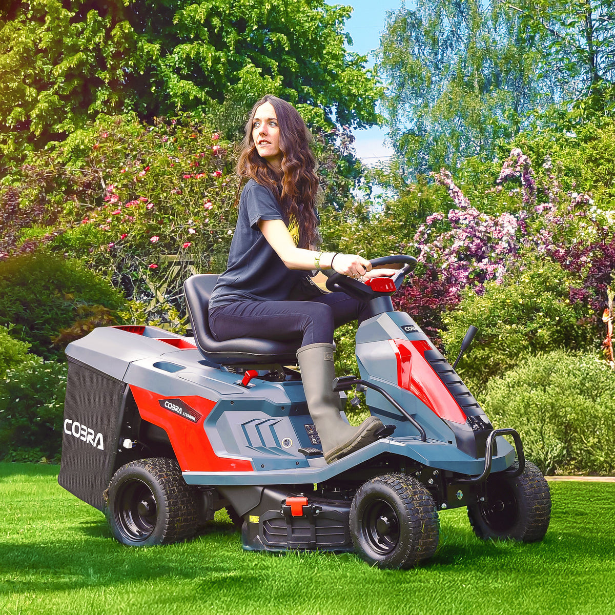 Cobra LTX66HRL 66cm Ride-On Lawn Tractor